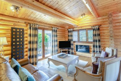Endeavour Lodge (OC-E44830) Endeavour Lodge (OC-E44830)