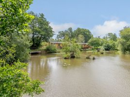 Alverstone Ponds Willow End Lodge