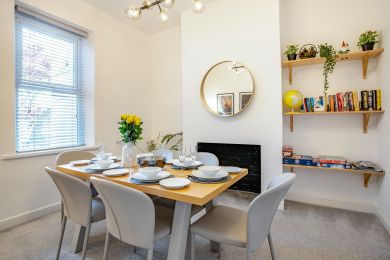 Drws Nesaf Cardiff Townhouse (OC-BOW188)