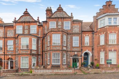 Cromer Town Three (OC-C46001) Cromer Town Three (OC-C46001)