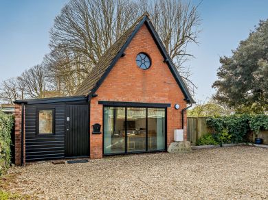 Sturminster Newtons Old Coach House (OC-TOLDC) Sturminster Newtons Old Coach House (OC-TOLDC)