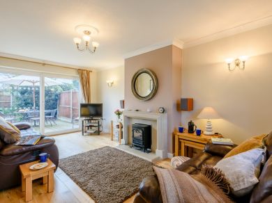 Forge Cottage - Weybourne (OC-KT069)