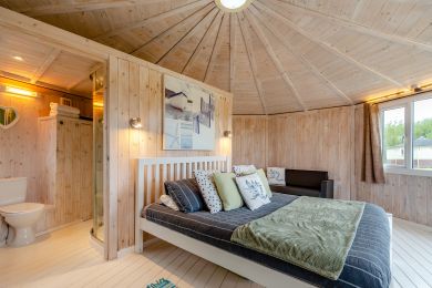 Sunset Glamping Escapes - Sandbar (OC-H34691) Sunset Glamping Escapes - Sandbar (OC-H34691)