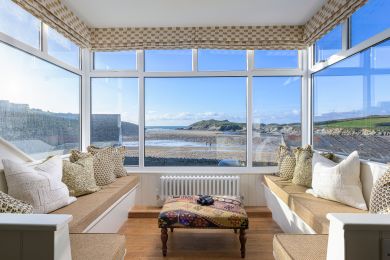 Porth Beach House (OC-B584392)