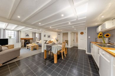Y Cwtsh Capel Bangor (OC-Y33024)