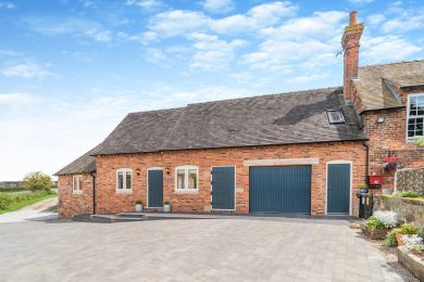 Red Brick Barn (OC-T29849)