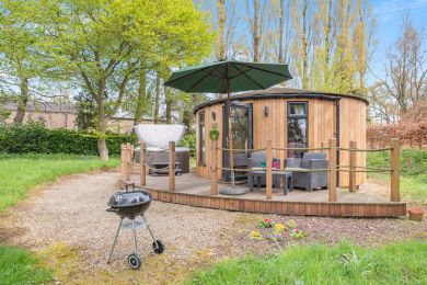 Robins Roundhouse Retreat (OC-M29552) Robins Roundhouse Retreat (OC-M29552)