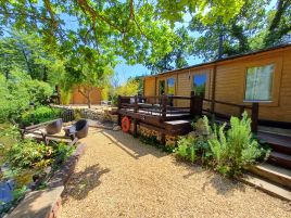 Alverstone Ponds Hobbits Landing Lodge