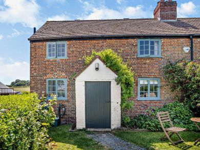 One Dores Hill Cottage (OC-IC090) One Dores Hill Cottage (OC-IC090)