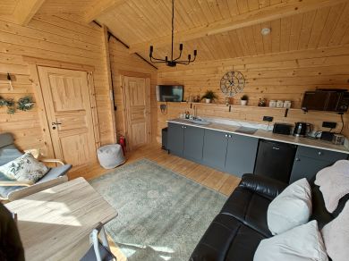 Lily's Lodge (OC-L31157)