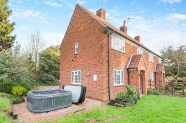 Strawberry Cottage - Southwell