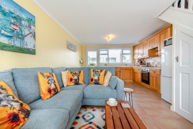 Little Sunflower House (OC-L45961) Little Sunflower House (OC-L45961)