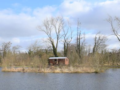 Kingfisher Hut (OC-57900)