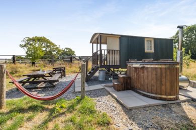 The Shepherds Hut Retreat (OC-S45733) The Shepherds Hut Retreat (OC-S45733)
