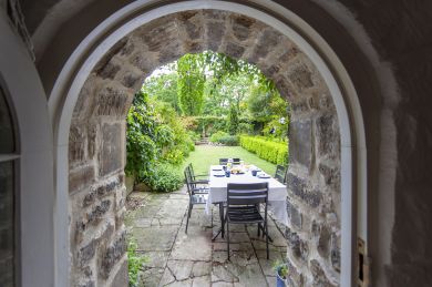Johnstone's Secret Garden (OC-BHR35)