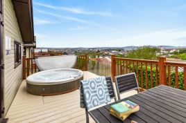 Select Hot Tub Lodge - L22