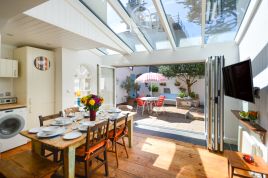 Hideaway, Street an Pol