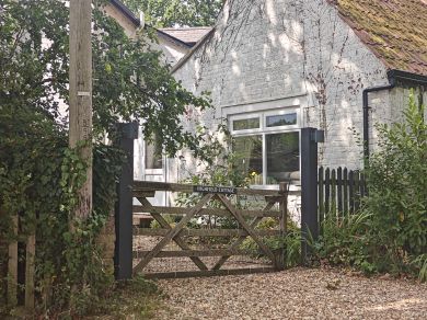 Highfield Cottage (OC-H45921) Highfield Cottage (OC-H45921)