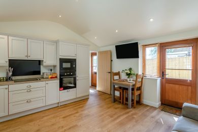 Acorn Cottage (OC-A44727)