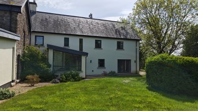 Usk Valley Farmhouse (OC-U32331)