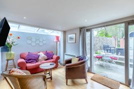 Coombe End Farm Lodge