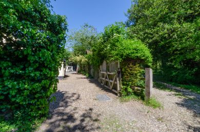 Garden Cottage (OC-G13827) Garden Cottage (OC-G13827)