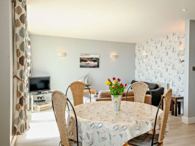 Pebble Beach - Pevensey (OC-BT060) Pebble Beach - Pevensey (OC-BT060)