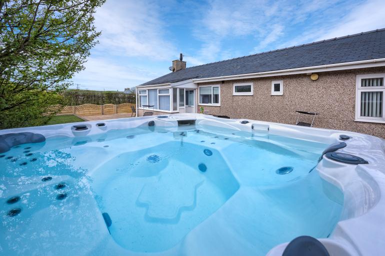 Pant Gwyn Bungalow | Pant Gwyn Bungalow in Abersoch