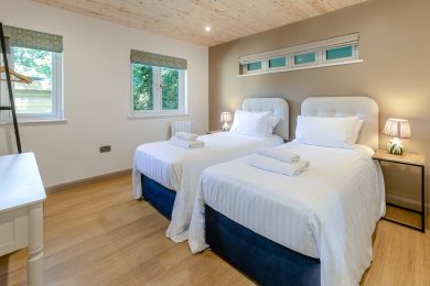 Vicky at Rosehill Lodges (OC-R44802) Vicky at Rosehill Lodges (OC-R44802)
