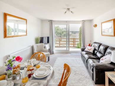 Manor Farm Lodge (OC-88963) Manor Farm Lodge (OC-88963)