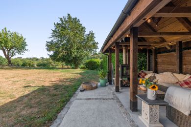 Four Shilling Barn (OC-F45947) Four Shilling Barn (OC-F45947)