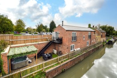 Wharf House Canal (OC-W32580) Wharf House Canal (OC-W32580)