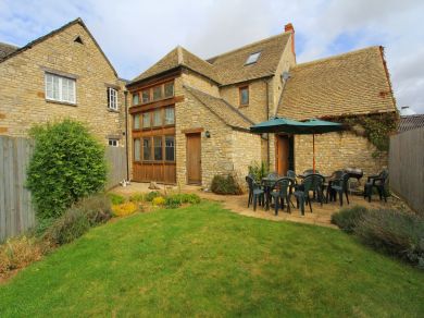 Harvest Barn - Witney (OC-CC028) Harvest Barn - Witney (OC-CC028)