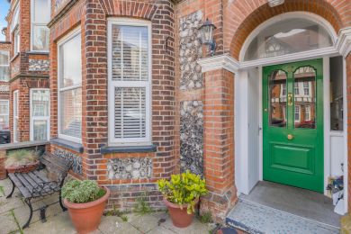 Cromer Town Cottage (OC-C41427) Cromer Town Cottage (OC-C41427)