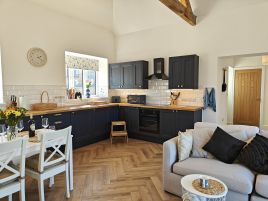 The Old Piggery - Heavenly Views Cottage