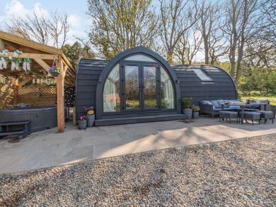 Rivers Edge Glamping Garden View (OC-87934) Rivers Edge Glamping Garden View (OC-87934)