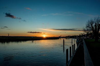 Ship Cottage - Reedham (OC-S30659)