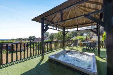 White Cottage Retreat (OC-55119) White Cottage Retreat (OC-55119)