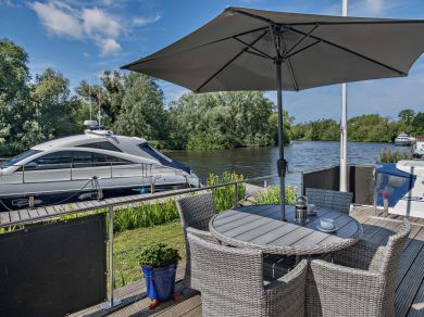 Brundall Boathouse (OC-40097) Brundall Boathouse (OC-40097)