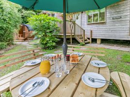 Heron At Rosehill Lodges