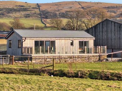 The Den Aynsome Manor Farm (OC-A30548)