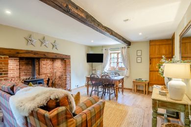 Fox Cottage (OC-F32042)