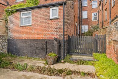Cromer Town Cottage (OC-C41427) Cromer Town Cottage (OC-C41427)