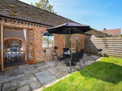Pear Tree Cottage Sheriffs Lench (OC-89306) Pear Tree Cottage Sheriffs Lench (OC-89306)