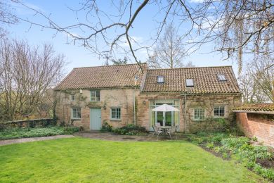 Coach House Cottage (OC-VY204) Coach House Cottage (OC-VY204)