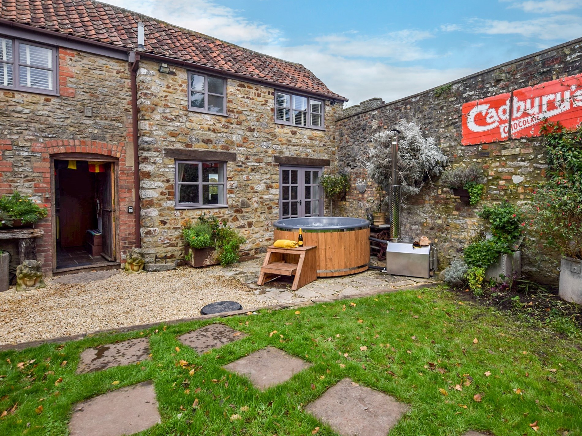 The Love Shack - Somerset