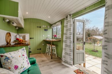 Claygate Garden Retreat (OC-C34994) Claygate Garden Retreat (OC-C34994)