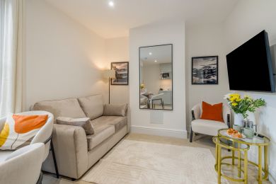 The Artisan Retreat 1 (OC-A38213) The Artisan Retreat 1 (OC-A38213)