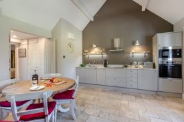 Stapledon Lodge - Knapp House