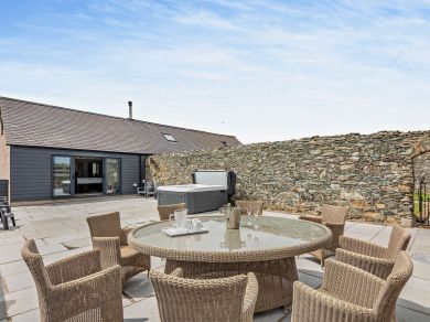 Cae Mawr Barn (OC-90258)